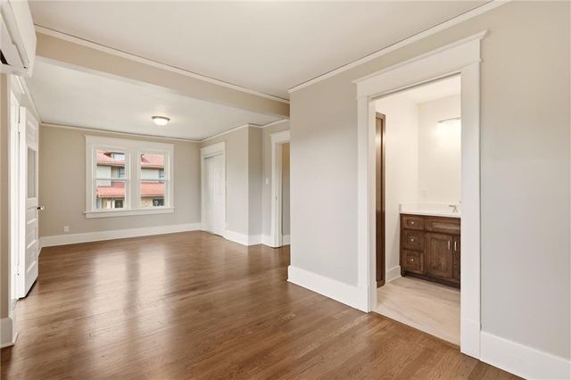 15 E 54TH Street, Kansas City, MO 64112