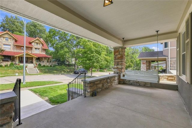 15 E 54TH Street, Kansas City, MO 64112