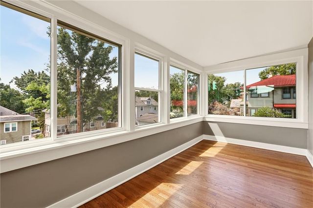 15 E 54TH Street, Kansas City, MO 64112