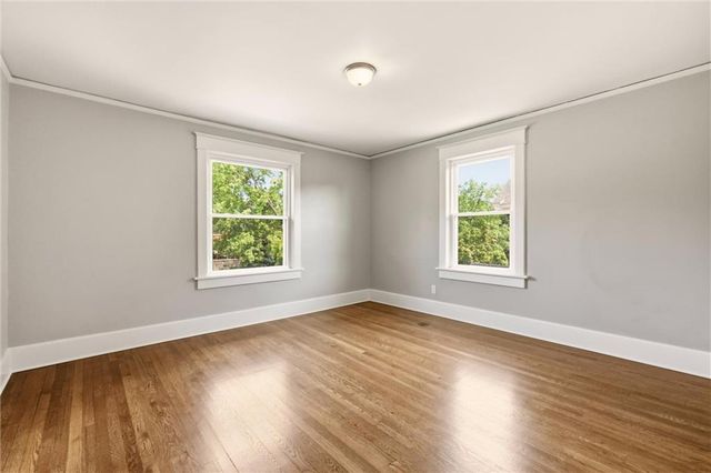 15 E 54TH Street, Kansas City, MO 64112