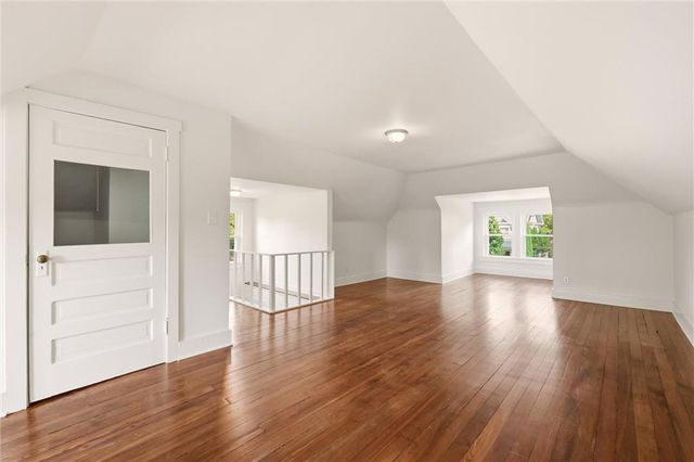 15 E 54TH Street, Kansas City, MO 64112