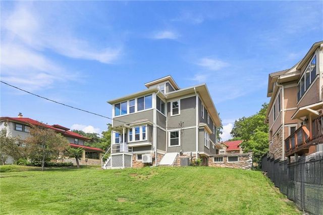 15 E 54TH Street, Kansas City, MO 64112