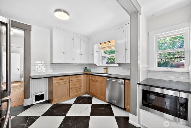 3944 N 30th Street, Tacoma, WA 98407