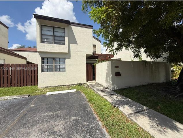 9764 NW 4th Lane 9764, Miami, FL 33172
