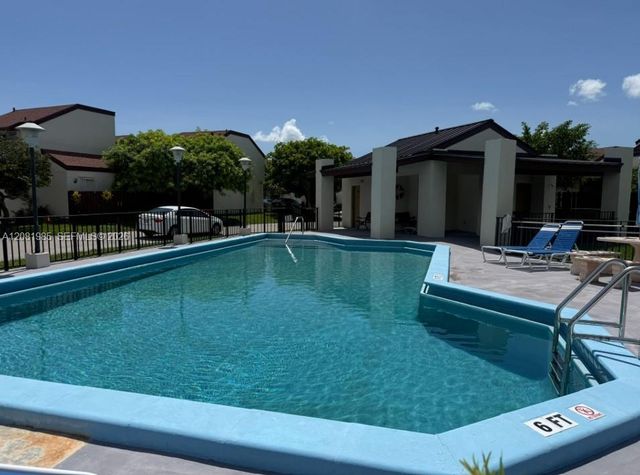 9764 NW 4th Lane 9764, Miami, FL 33172