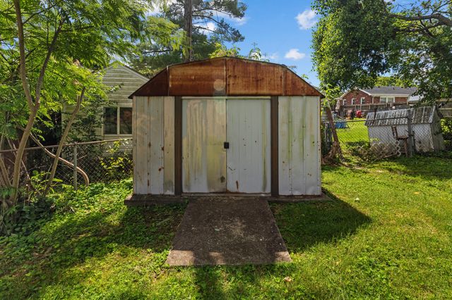 111 Pinehurst Drive, Frankfort, KY 40601