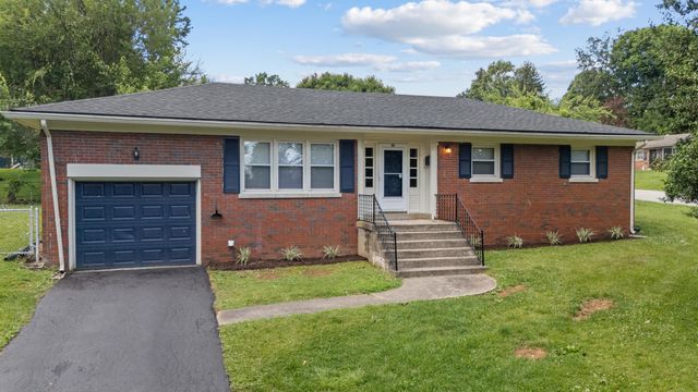111 Pinehurst Drive, Frankfort, KY 40601
