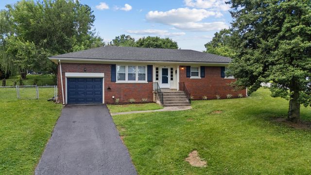 111 Pinehurst Drive, Frankfort, KY 40601