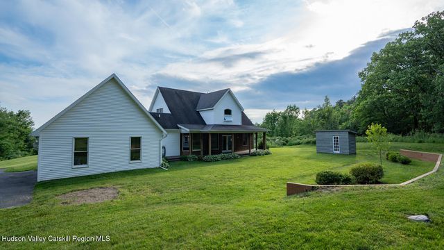 45 Stonebridge Way, Poestenkill, NY 12140