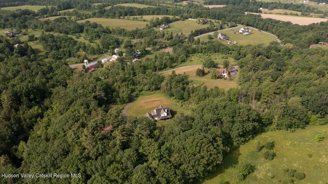 45 Stonebridge Way, Poestenkill, NY 12140