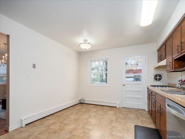 3 Spring Rock Place, Spring Valley, NY 10977