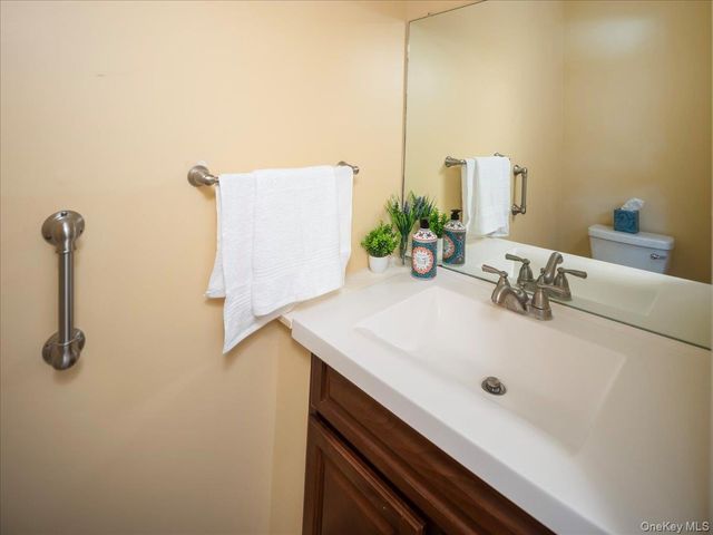 3 Spring Rock Place, Spring Valley, NY 10977