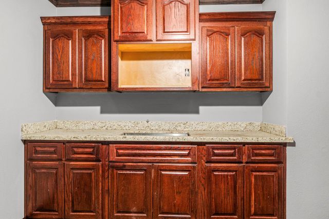 1018 Shaver Street, Pasadena, TX 77506