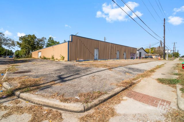 1018 Shaver Street, Pasadena, TX 77506