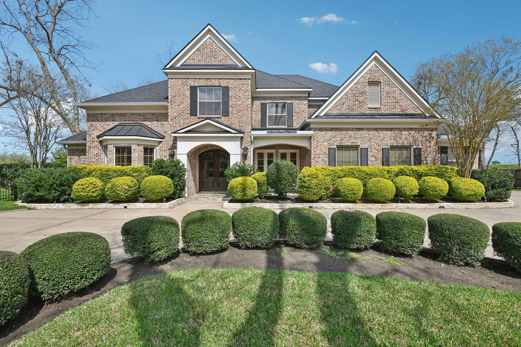 2 Wilmington Court, Sugar Land, TX 77479