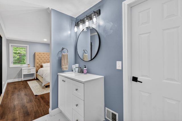 425 Maple Brook Rd 425, Bellingham, MA 02019