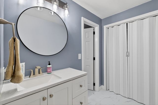 425 Maple Brook Rd 425, Bellingham, MA 02019
