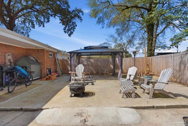 2110 Elaine Cir, Pensacola, FL 32504