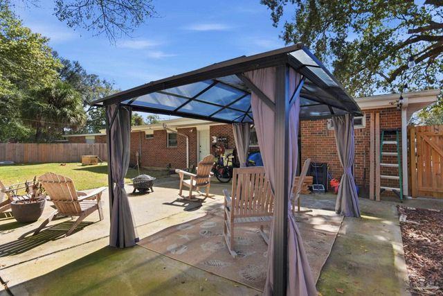 2110 Elaine Cir, Pensacola, FL 32504