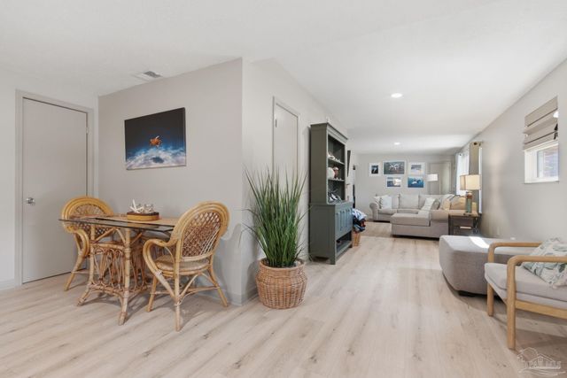 2110 Elaine Cir, Pensacola, FL 32504