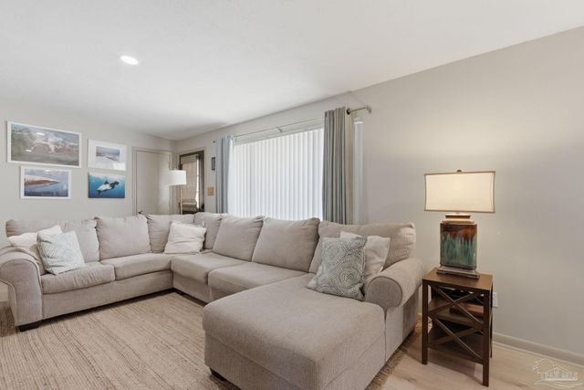 2110 Elaine Cir, Pensacola, FL 32504