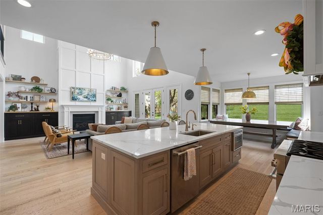 1316 Fawnvalley Drive, Des Peres, MO 63131