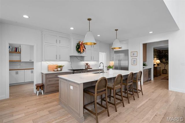 1316 Fawnvalley Drive, Des Peres, MO 63131