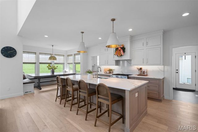 1316 Fawnvalley Drive, Des Peres, MO 63131