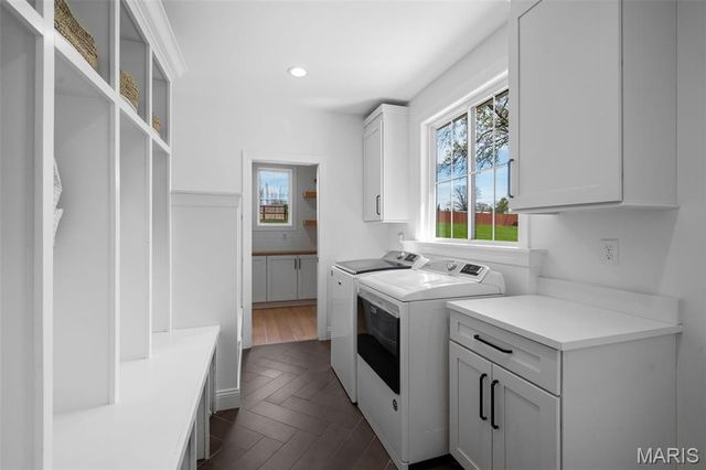 1316 Fawnvalley Drive, Des Peres, MO 63131