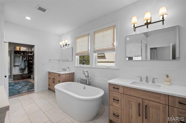 1316 Fawnvalley Drive, Des Peres, MO 63131