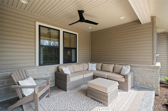 1316 Fawnvalley Drive, Des Peres, MO 63131