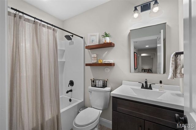 1316 Fawnvalley Drive, Des Peres, MO 63131