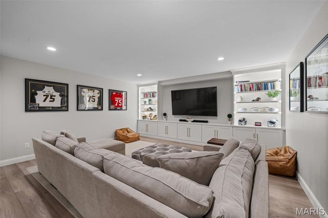 1316 Fawnvalley Drive, Des Peres, MO 63131