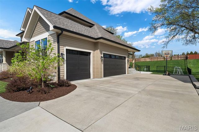 1316 Fawnvalley Drive, Des Peres, MO 63131