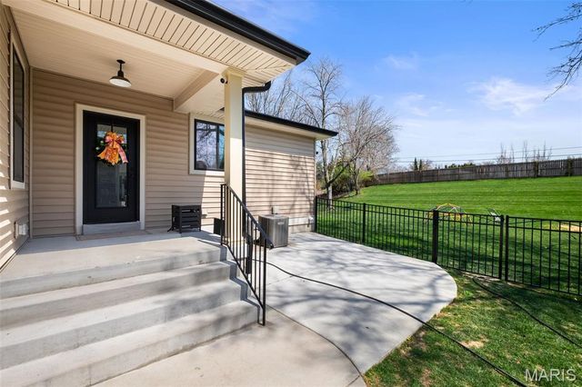 1316 Fawnvalley Drive, Des Peres, MO 63131