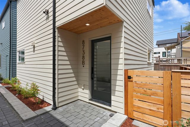 8738 B 13th Avenue NW, Seattle, WA 98117