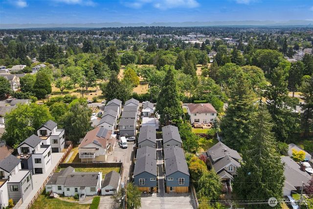 8738 B 13th Avenue NW, Seattle, WA 98117