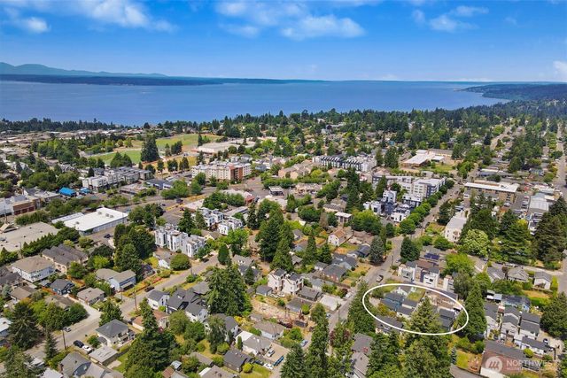 8738 B 13th Avenue NW, Seattle, WA 98117