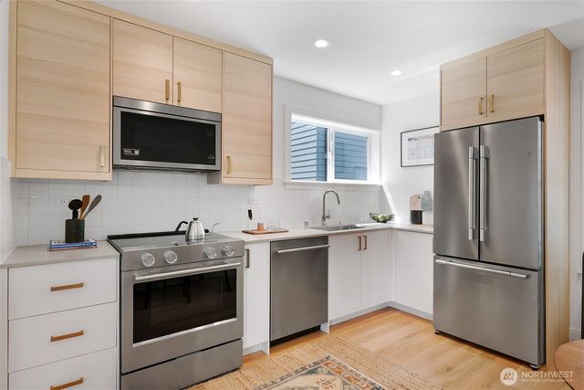 8738 B 13th Avenue NW, Seattle, WA 98117
