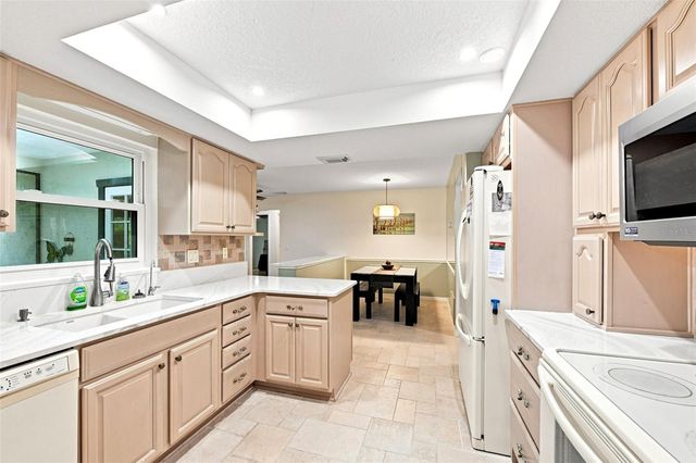 2107 W FORE DRIVE, Tampa, FL 33612