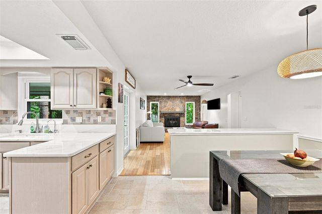 2107 W FORE DRIVE, Tampa, FL 33612