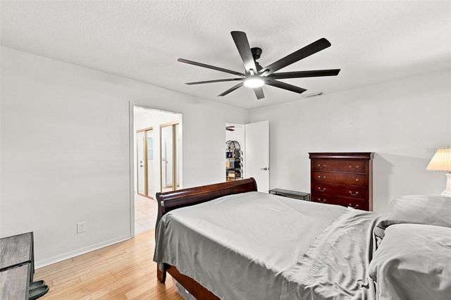 2107 W FORE DRIVE, Tampa, FL 33612