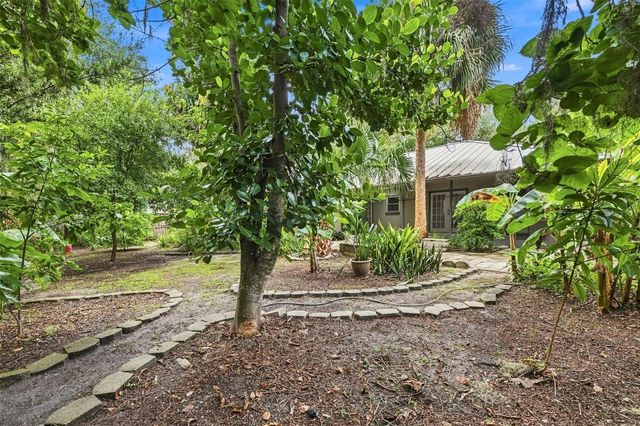 2107 W FORE DRIVE, Tampa, FL 33612