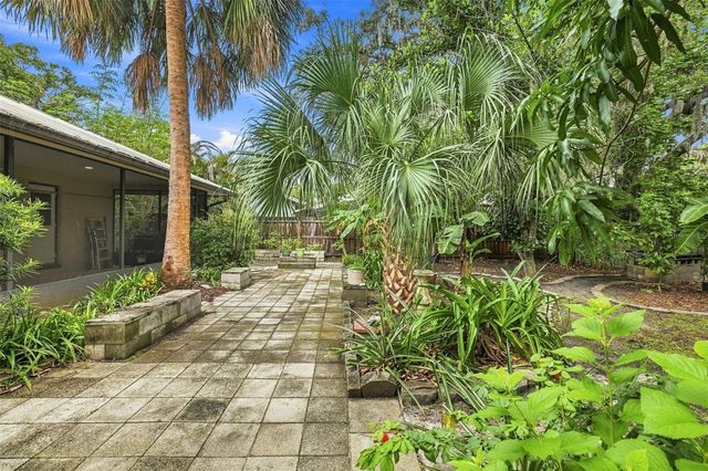 2107 W FORE DRIVE, Tampa, FL 33612