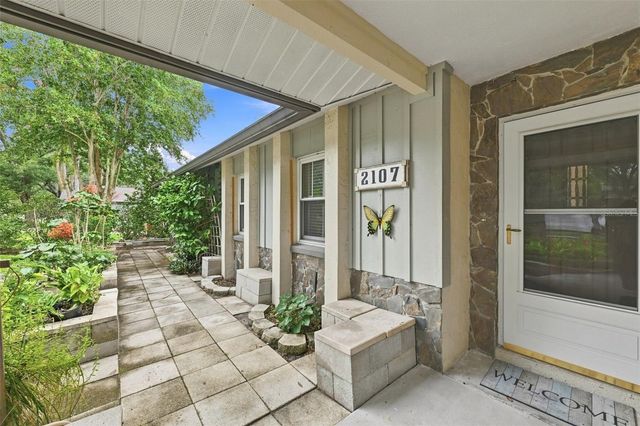 2107 W FORE DRIVE, Tampa, FL 33612