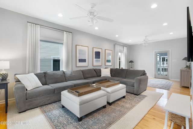 393 E Virginia Avenue, Manasquan, NJ 08736