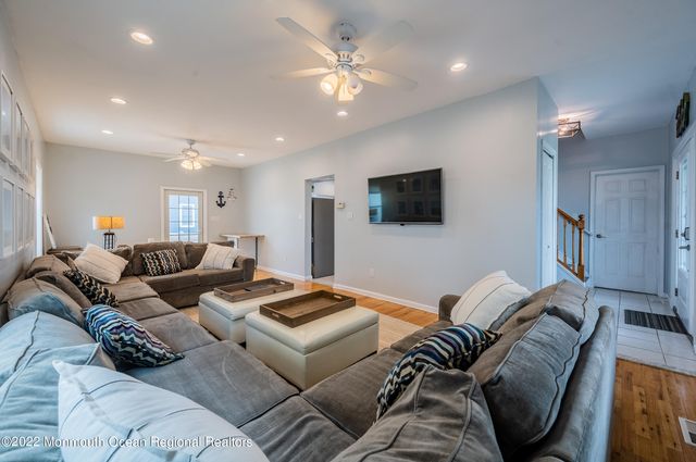 393 E Virginia Avenue, Manasquan, NJ 08736