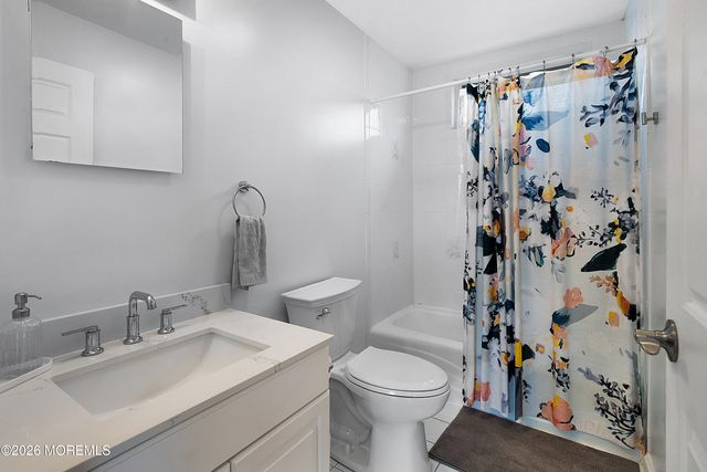 393 E Virginia Avenue, Manasquan, NJ 08736