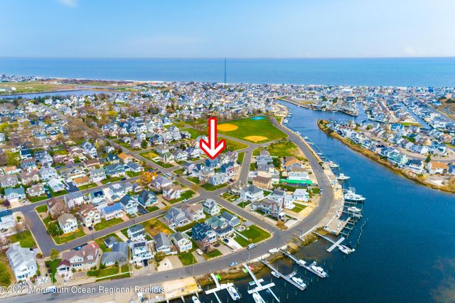 393 E Virginia Avenue, Manasquan, NJ 08736