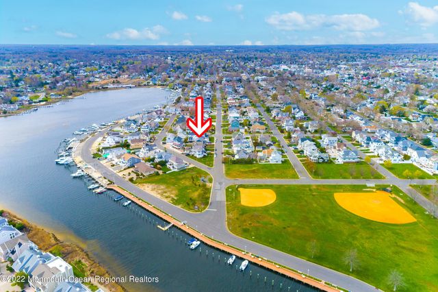 393 E Virginia Avenue, Manasquan, NJ 08736